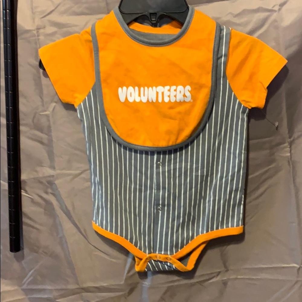 Colosseum Infant Tennessee Volunteers 2 piece set